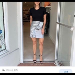 NWOT Karina Grimaldi sparkly mini skirt small